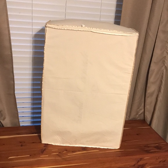 Used wedding dress in perfect condition. Cleaned, pressed, and preserved. - Picture 11 of 16